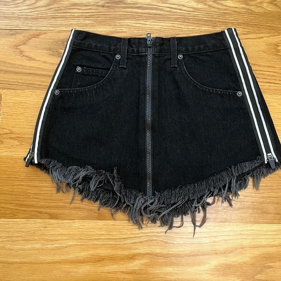Carmar Jean Skirt Size 25. Sold at LF. - Picture 2 of 10